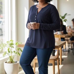 NWT: size 28 Women's indigo Long Sleeve Top with pocket